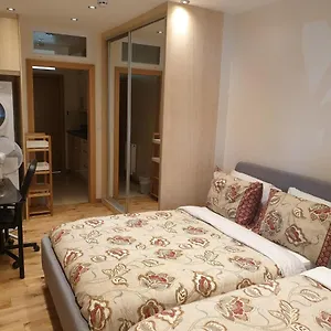 Luxury 1min Walk From Underground, With Free Parking Free Wifi , Londres Royaume-Uni