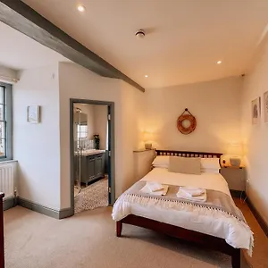 https://route-2-apartments.cardiffhotelswales.com