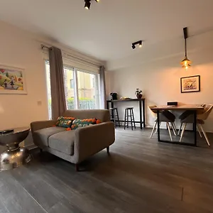 2 Bath Free Parking Appartement